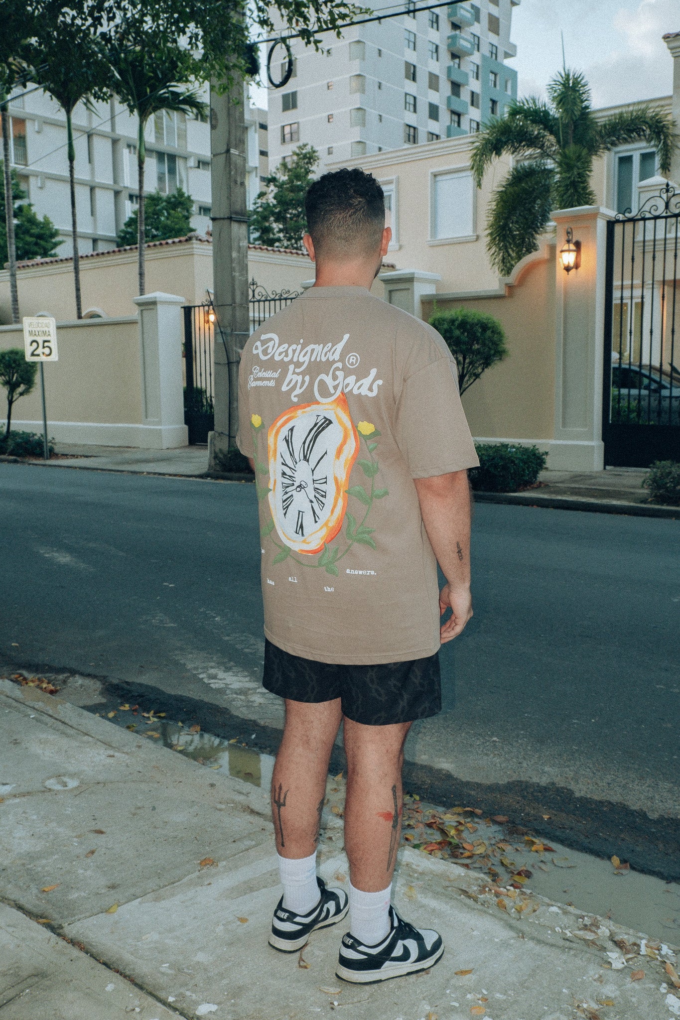 MELTING CLOCK TEE